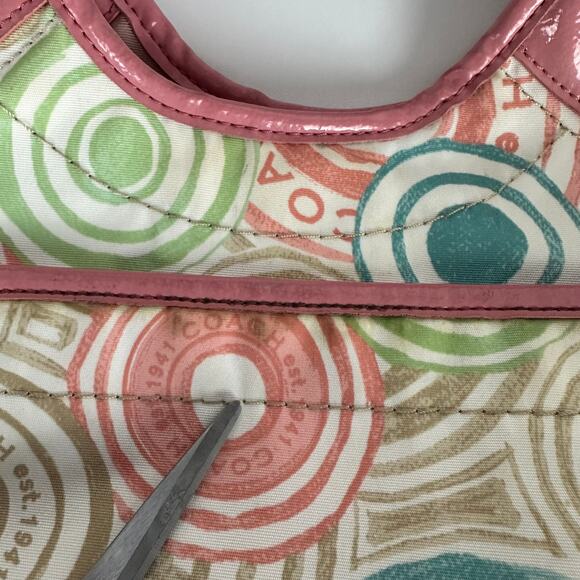 Coach Multicolor Signature The Beach Patent Leather Pink Trim Tote Bag F19184 - Picture 8 of 10